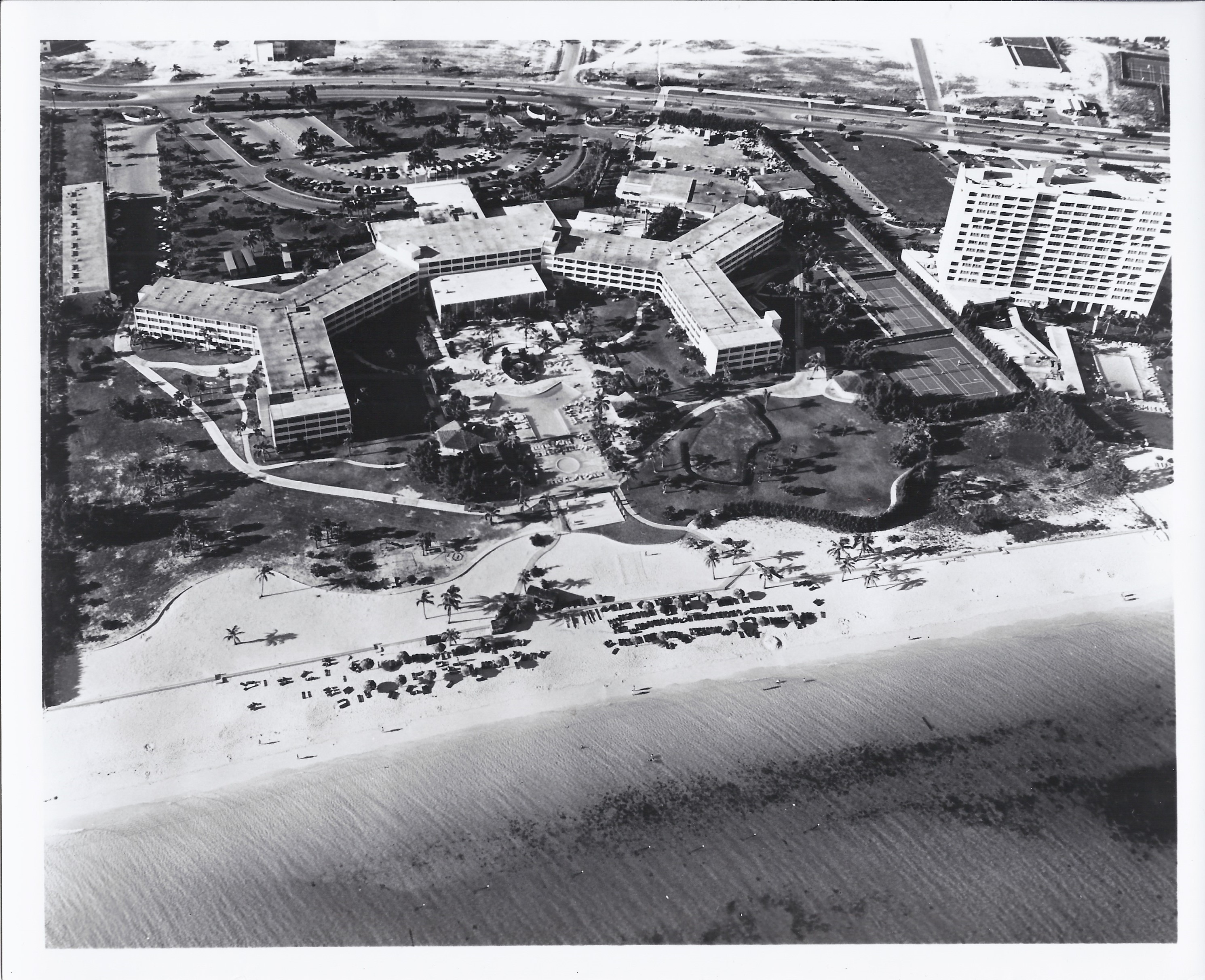Aerial view of Holiday Inn, June 2, 1970